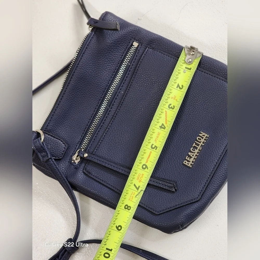 Kenneth Cole Reaction Blue Crossbody Bag with Modern Design - Picture 8 of 8